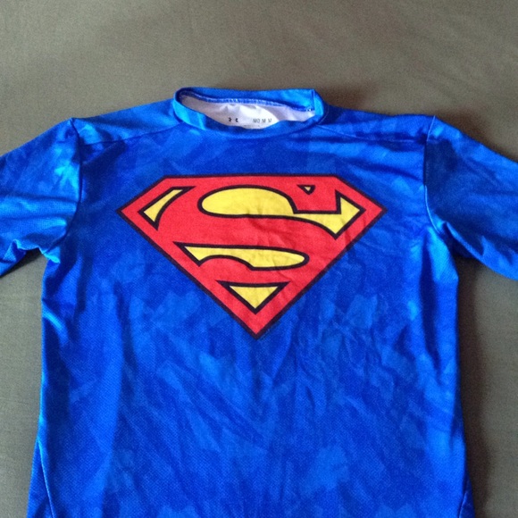 UNDER ARMOUR TOP - Picture 2 of 7